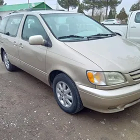 Toyota Sienna 2002