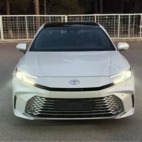 Toyota Camry 2025