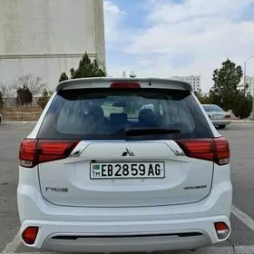 Mitsubishi Outlander 2022