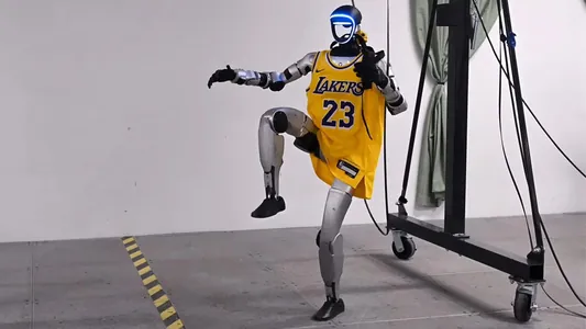 Robotlara Ronalduwyň, Kobi Braýantyň we Lebron Jeýmsiň hereketlerine öýkünmegi öwretdiler