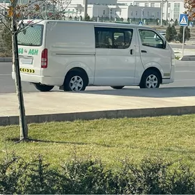 Toyota Hiace 2018