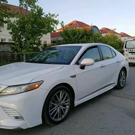 Toyota Camry 2018