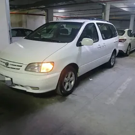 Toyota Sienna 2002