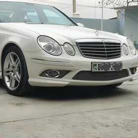 Mercedes-Benz E500 2004