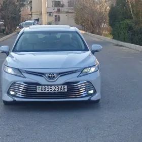 Toyota Camry 2019