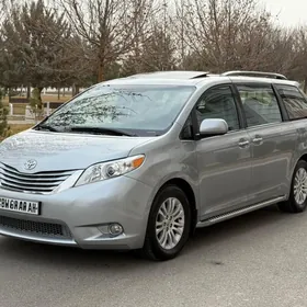 Toyota Sienna 2016