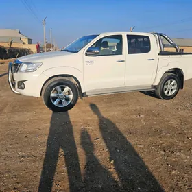 Toyota Hilux 2013