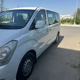 Hyundai H-1 2012