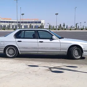 BMW 750 1992