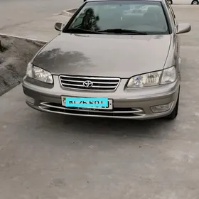 Toyota Camry 2000