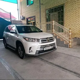 Toyota Highlander 2019