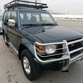 Mitsubishi Pajero 1996