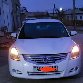 Nissan Altima 2009