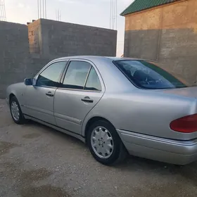 Mercedes-Benz E320 1999