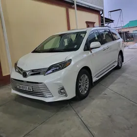 Toyota Sienna 2020