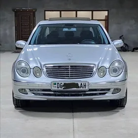 Mercedes-Benz E320 2005