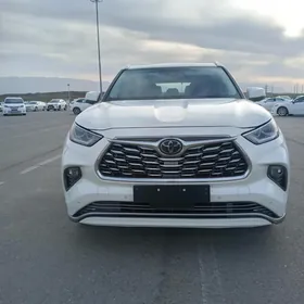 Toyota Highlander 2021