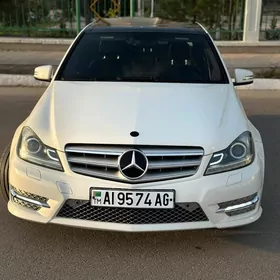 Mercedes-Benz C350 2011