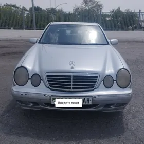 Mercedes-Benz E320 2001