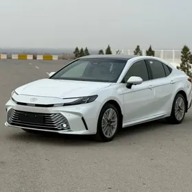 Toyota Camry 2025