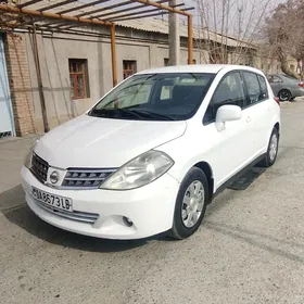 Nissan Versa 2012