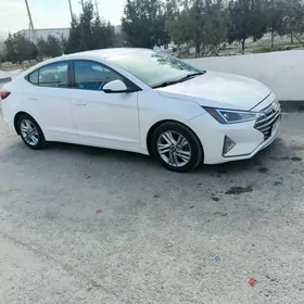 Hyundai Elantra 2020