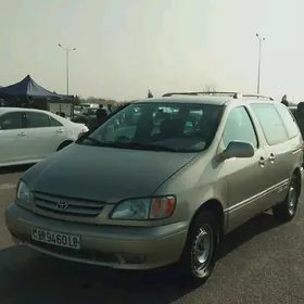 Toyota Sienna 2001