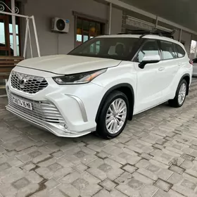 Toyota Highlander 2021