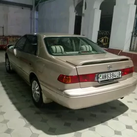 Toyota Camry 2000