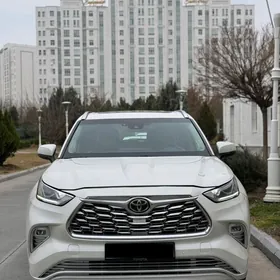 Toyota Highlander 2021