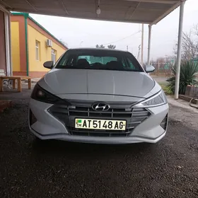 Hyundai Elantra 2020