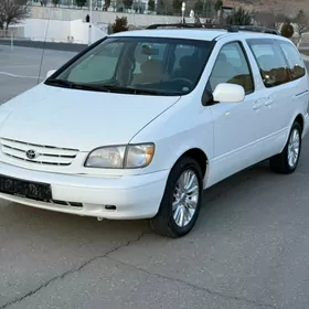 Toyota Sienna 2000