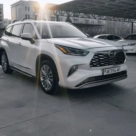 Toyota Highlander 2021