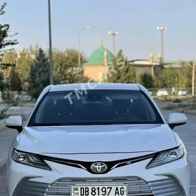 Toyota Camry 2019