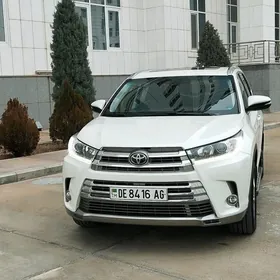 Toyota Highlander 2018