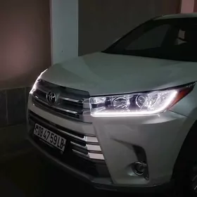 Toyota Highlander 2019