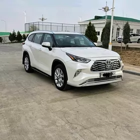 Toyota Highlander 2021