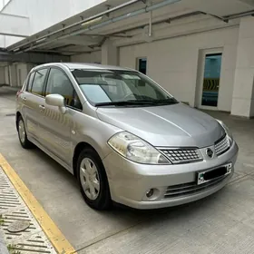 Nissan Tiida 2008