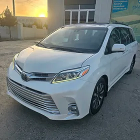 Toyota Sienna 2019