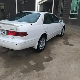 Toyota Camry 2000