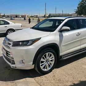 Toyota Highlander 2019