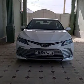 Toyota Camry 2022