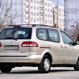 Toyota Sienna 2002