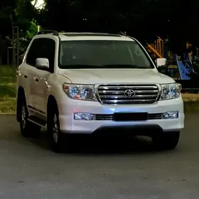 Toyota Land Cruiser 2011