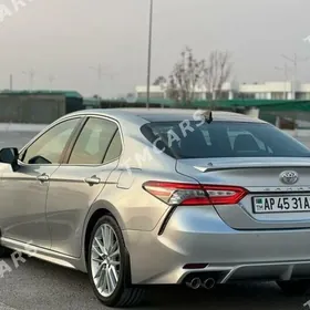 Toyota Camry 2018