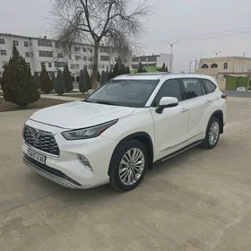 Toyota Highlander 2020