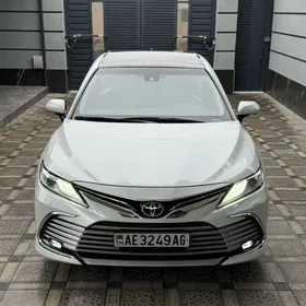 Toyota Camry 2021