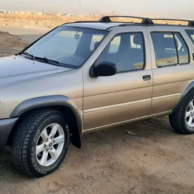 Nissan Pathfinder 2000