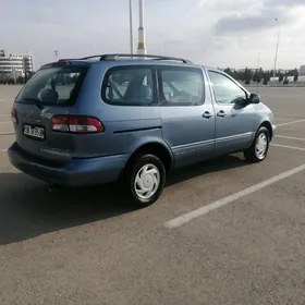 Toyota Sienna 2000