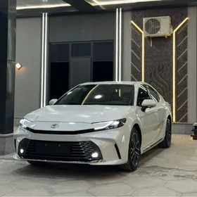 Toyota Camry 2025